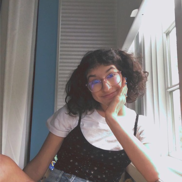 Meet your Posher, Zoe - Picture 1 of 1